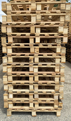 Pile de palettes 1000 x 1200 légères 7 planches